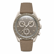 Relógio cronógrafo com pulseira de couro na cor taupe