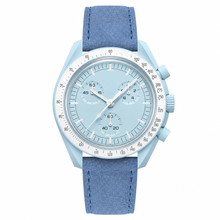 Relógio cronógrafo azul-claro com pulseira de camurça azul