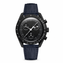 Relógio social com pulseira de couro azul escuro
