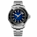 Diver style watch with blue dial and stainless steel bracelet, 45.5mm case size