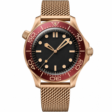 Relógio estilo mergulhador com pulseira de malha em ouro rosa, 42 mm
