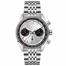 Relógio cronógrafo com mostrador prateado e pulseira de metal