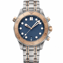 Relógio de metal com mostrador azul em dois tons, 44 mm