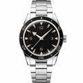 Classic watch with black dial and bezel, stainless steel case and bracelet, 41mm size