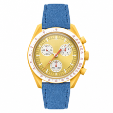 Relógio cronógrafo amarelo com pulseira de camurça azul