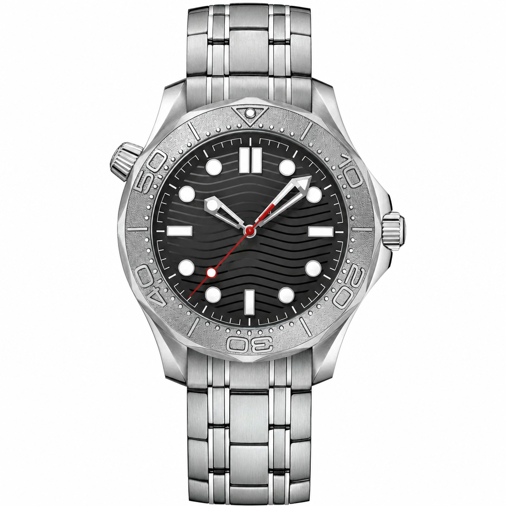 Diver style watch with black dial and stainless steel bracelet 42mm
