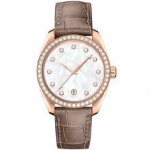 Relógio clássico feminino com caixa em ouro rosa e luneta com diamantes, 38 mm